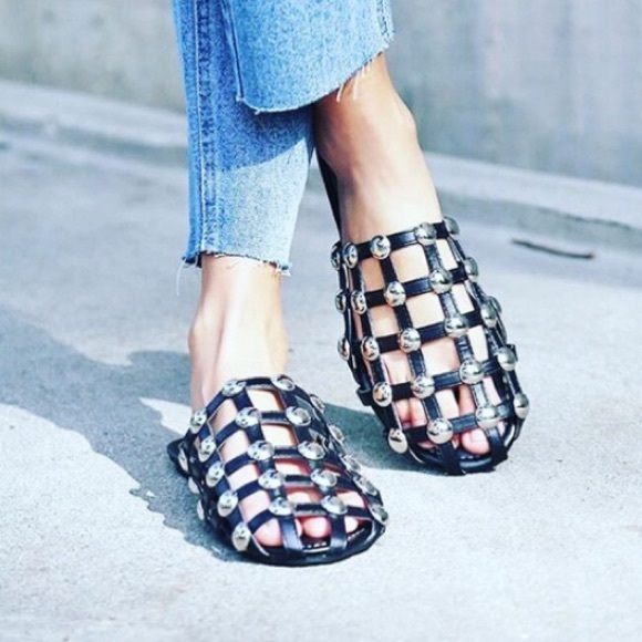 cape robbin studded slides